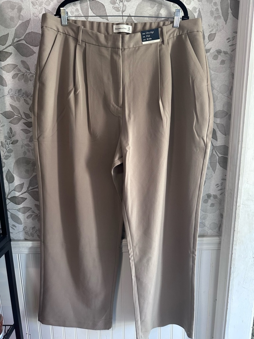 Abercrombie & Fitch Taupe High-Rise Trousers size 20r/35